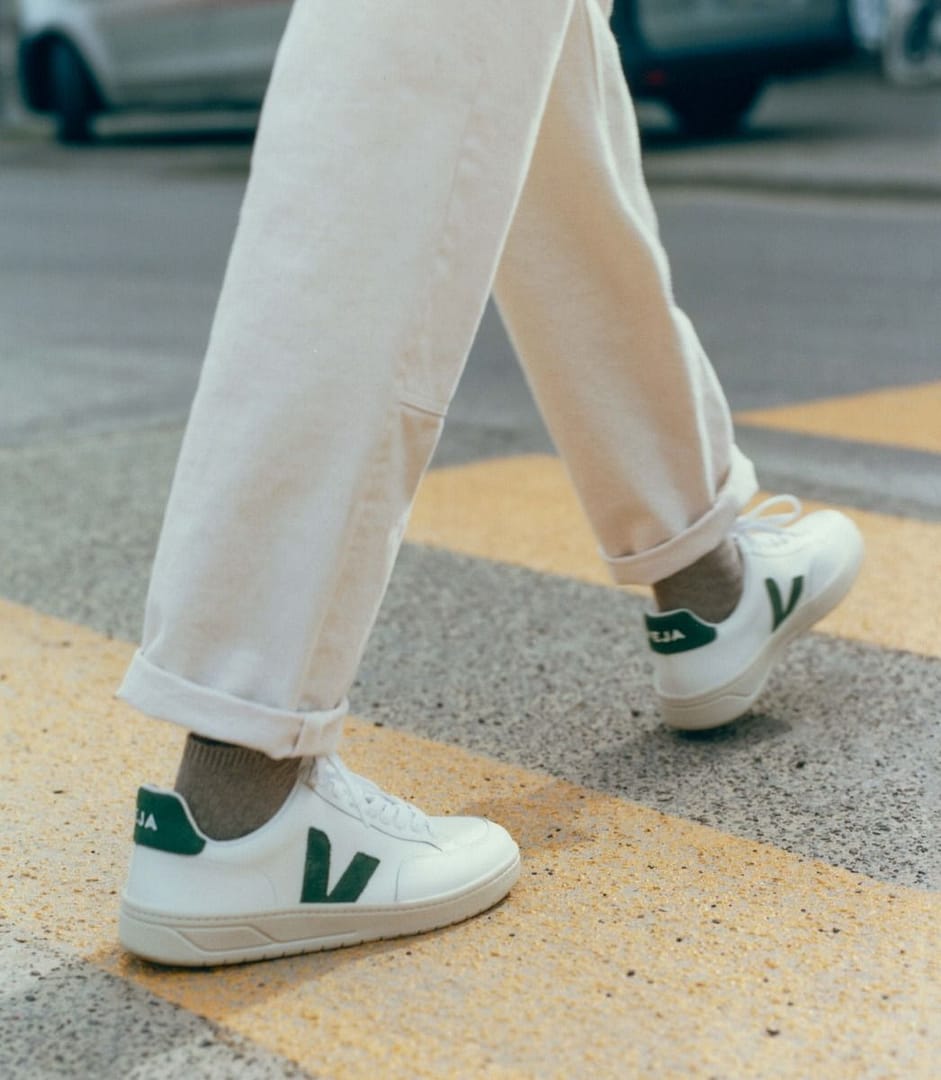 V-12 Leather Extra White Cyprus